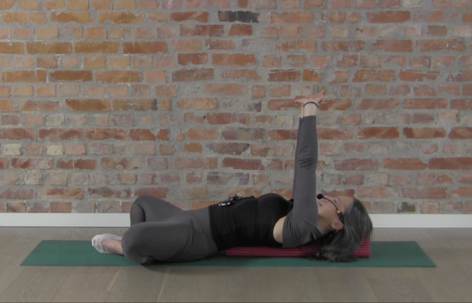 SKULDRE, ARMER OG RYGG MED MATTERULL