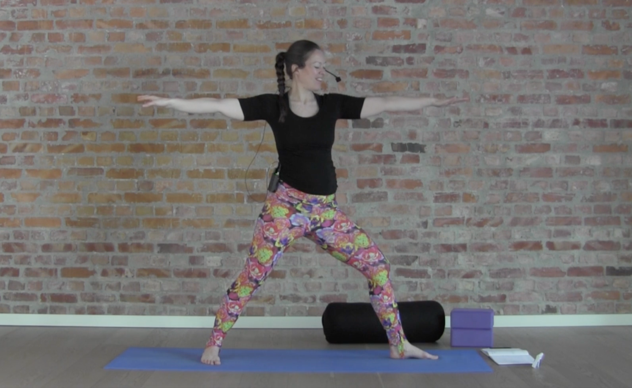 YOGAFLOW FOR HEILE KROPPEN, 3. TRIMESTER