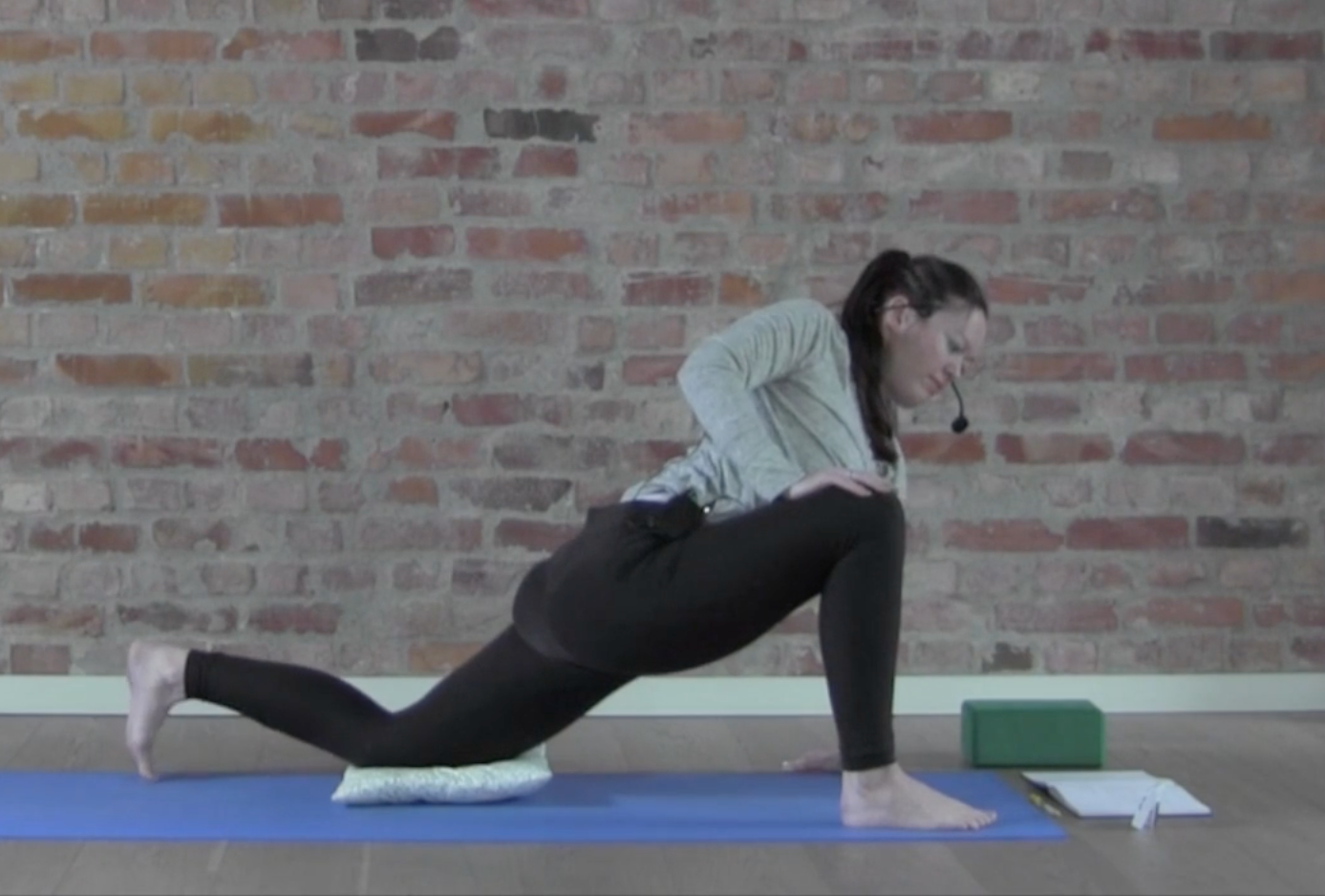 KVELDSYOGA: TØM HODET FOR TANKER