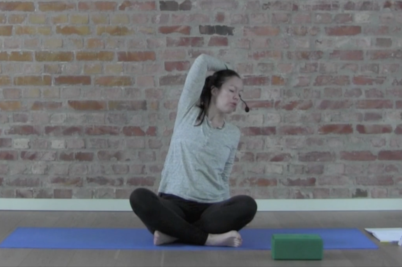 KVELDSYOGA: GI SLIPP PÅ SPENNINGER