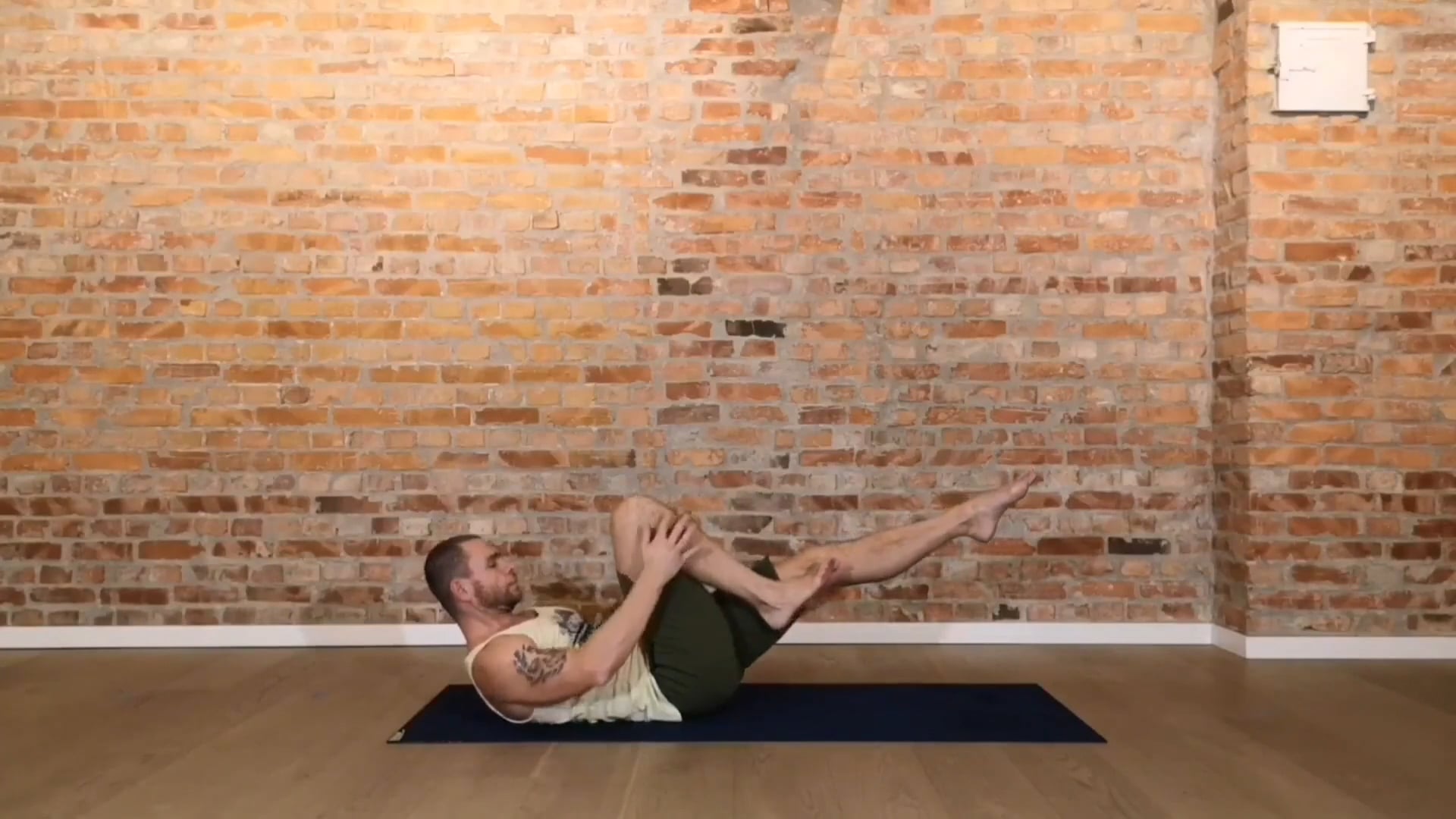 MODUL 1 - HOLLOW BODY